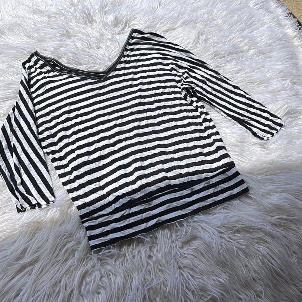 •White House Black Market• Top